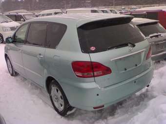 2001 Toyota Ipsum Wallpapers