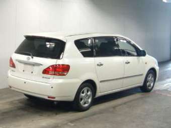 2001 Toyota Ipsum Photos