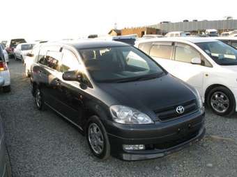 2001 Toyota Ipsum Images