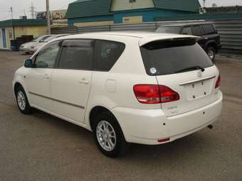 2001 Toyota Ipsum Pictures