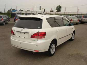 2001 Toyota Ipsum Photos