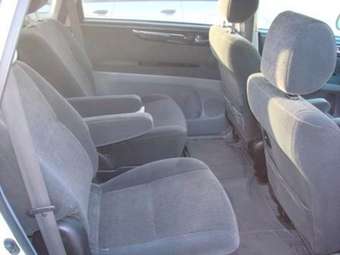 2001 Toyota Ipsum Pictures