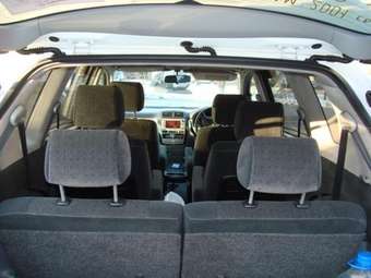 2001 Toyota Ipsum Pictures