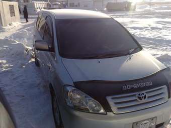 2001 Toyota Ipsum Photos