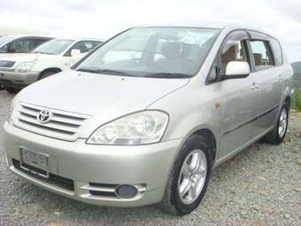 2001 Toyota Ipsum Pictures