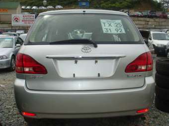 2001 Toyota Ipsum Pictures