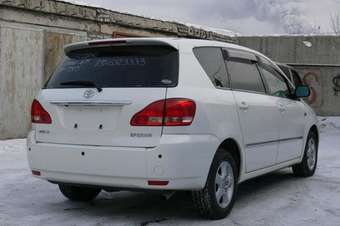 2001 Toyota Ipsum Images