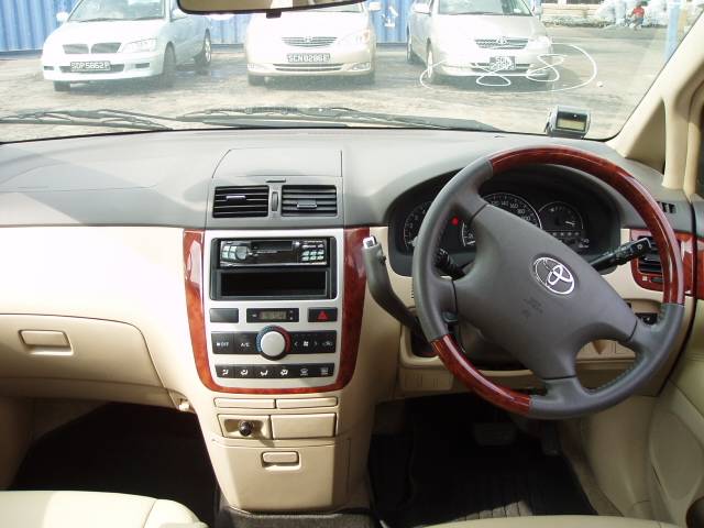 2002 Toyota Ipsum