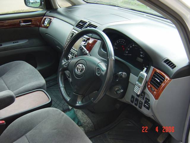 2002 Toyota Ipsum