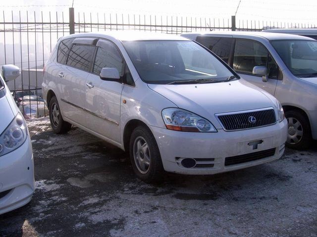 2002 Toyota Ipsum