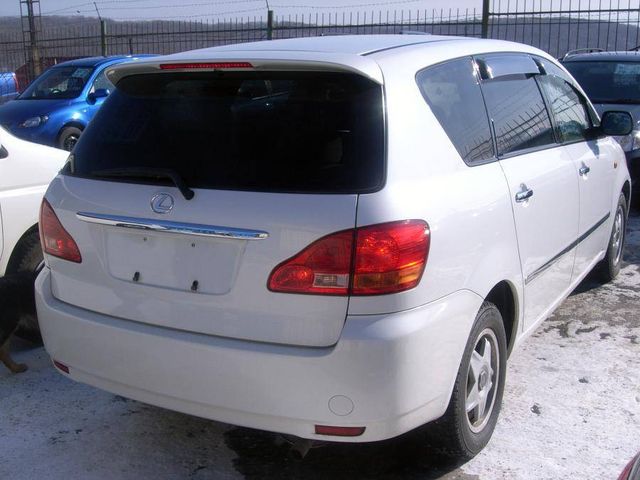 2002 Toyota Ipsum