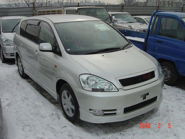 2002 Toyota Ipsum