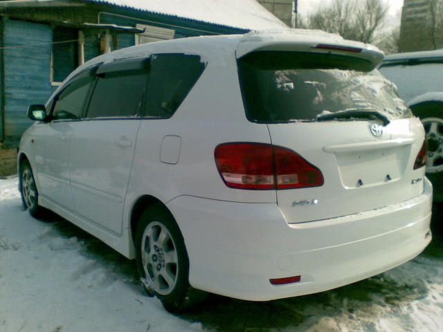 2002 Toyota Ipsum