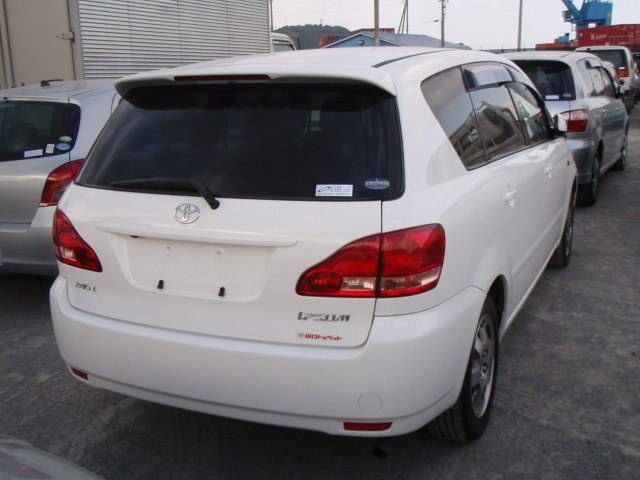 2002 Toyota Ipsum