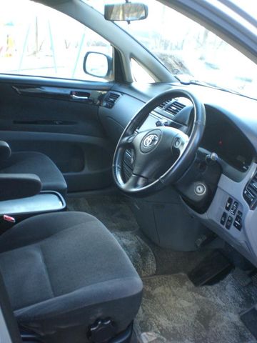 2002 Toyota Ipsum