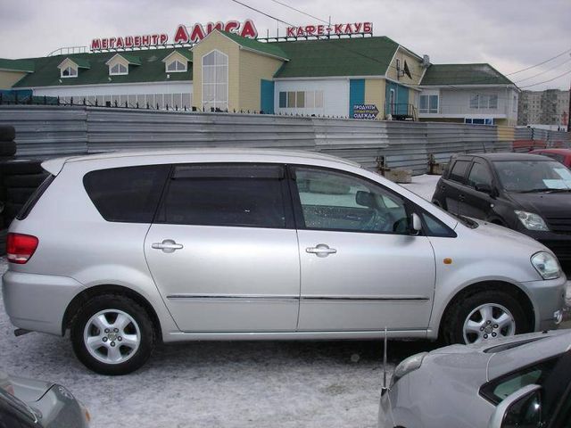 2002 Toyota Ipsum