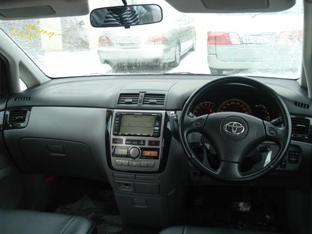 2002 Toyota Ipsum