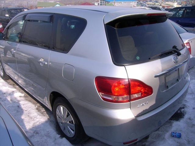 2002 Toyota Ipsum