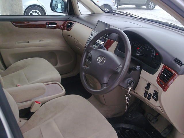 2002 Toyota Ipsum