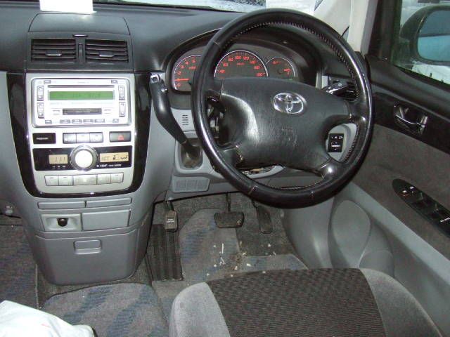 2002 Toyota Ipsum