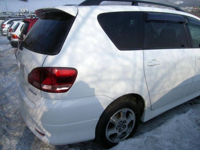 2002 Toyota Ipsum