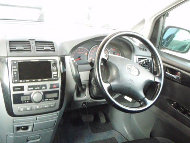 2002 Toyota Ipsum