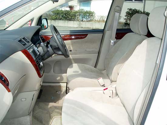 2002 Toyota Ipsum Photos