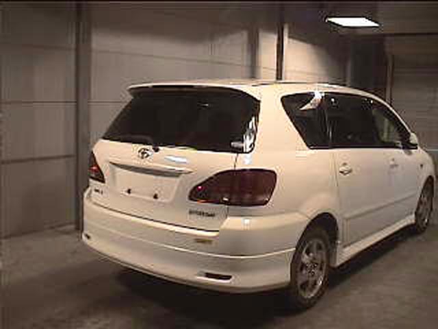 2002 Toyota Ipsum Pictures