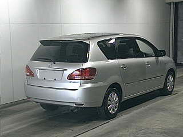 2002 Toyota Ipsum Photos