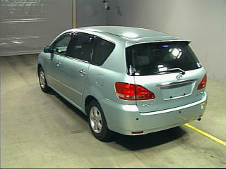 2002 Toyota Ipsum Pictures