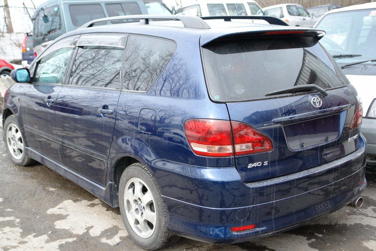 2002 Toyota Ipsum Wallpapers
