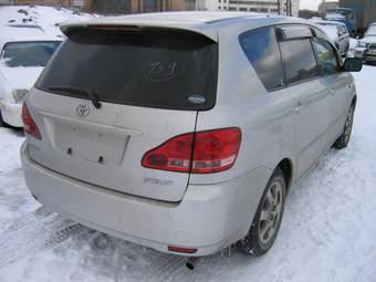 2002 Toyota Ipsum Pics