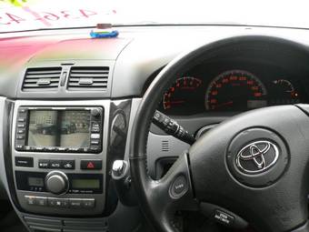 2002 Toyota Ipsum Pictures