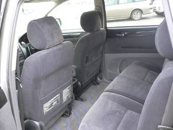 2002 Toyota Ipsum Images