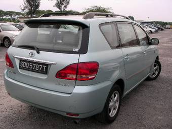 2002 Toyota Ipsum Images