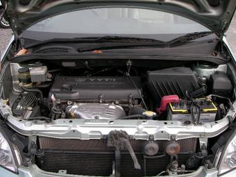 2002 Toyota Ipsum Photos