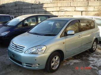 2002 Toyota Ipsum Pictures
