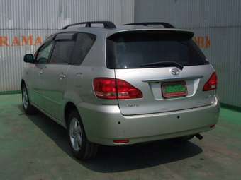 2002 Toyota Ipsum Pictures