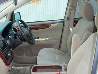 2002 Toyota Ipsum Photos