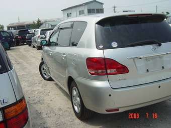 2002 Toyota Ipsum Pics