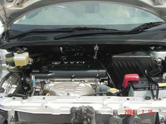 2002 Toyota Ipsum Pictures