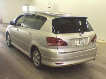 2002 Toyota Ipsum Pictures