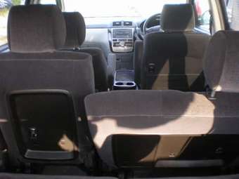 2002 Toyota Ipsum Pictures