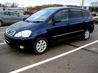 2002 Toyota Ipsum Pictures