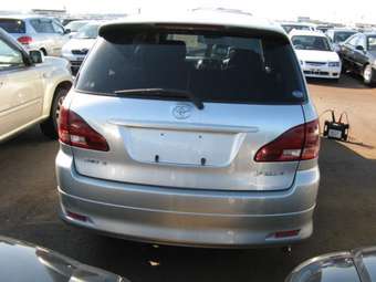 2002 Toyota Ipsum Pictures