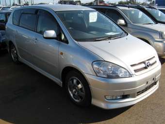 2002 Toyota Ipsum Pictures