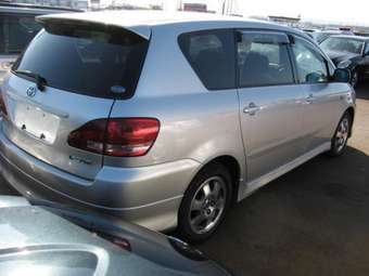 2002 Toyota Ipsum Photos