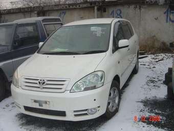 2002 Toyota Ipsum Pictures