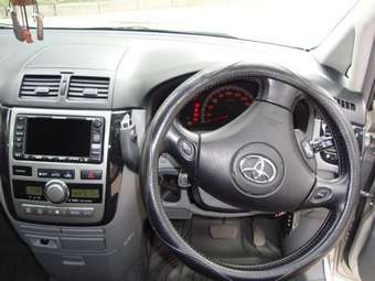 2002 Toyota Ipsum Photos