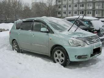2002 Toyota Ipsum Pictures